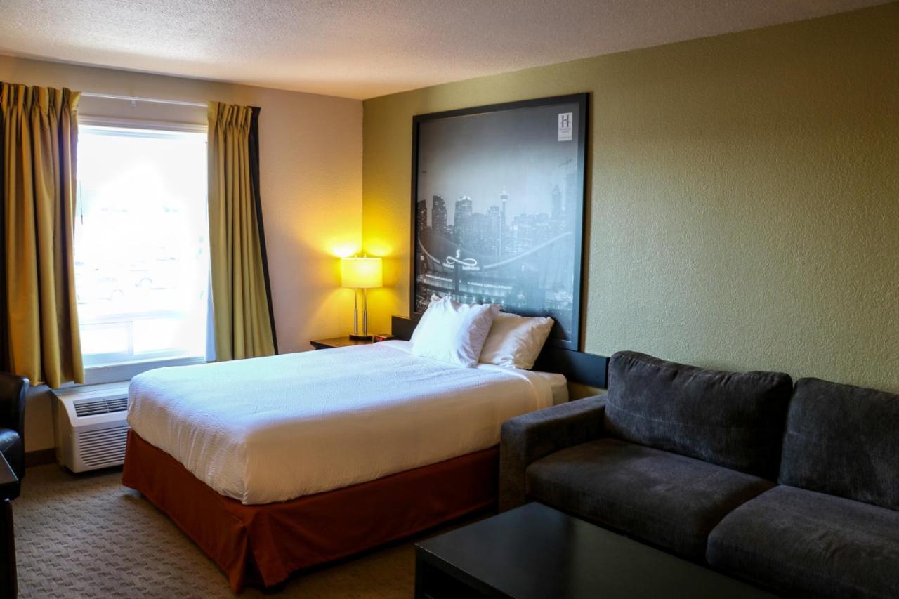 Homestay Express Airdrie Exterior photo